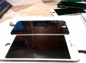 разбитый экран iphone 6