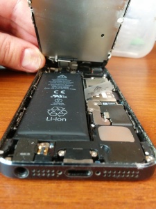 замена батареи iphone 5 с выездом