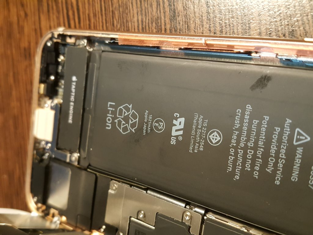 iphone 8 - ремонт и проклейка экрана