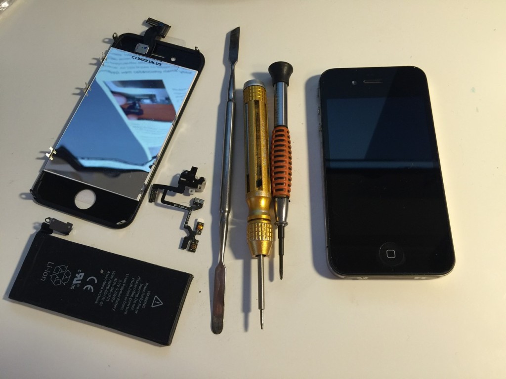 Замена аккумулятора iPhone в Москве от руб | KiberCentre