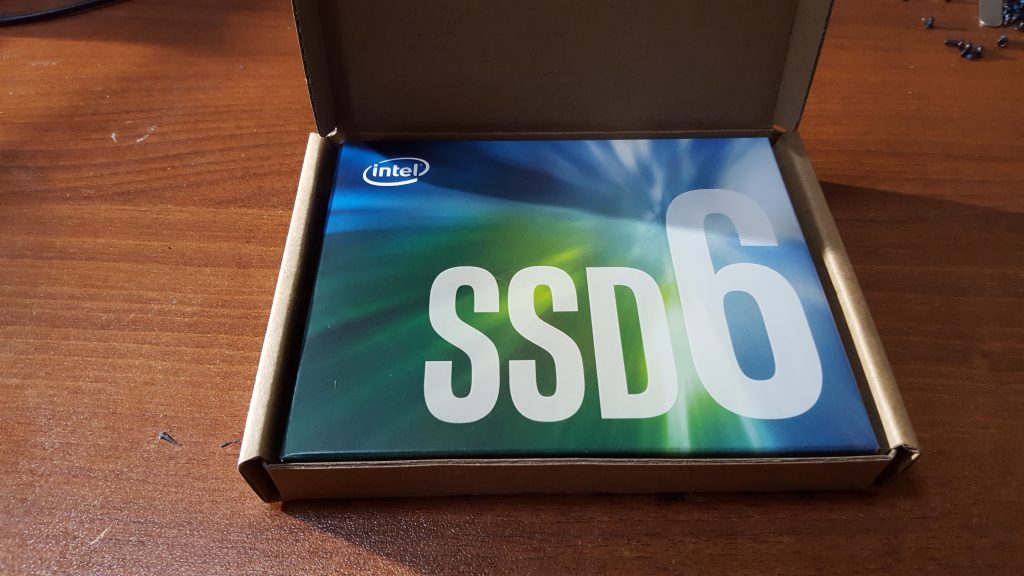 Устанавливаем SSD Intel в Macbook Air